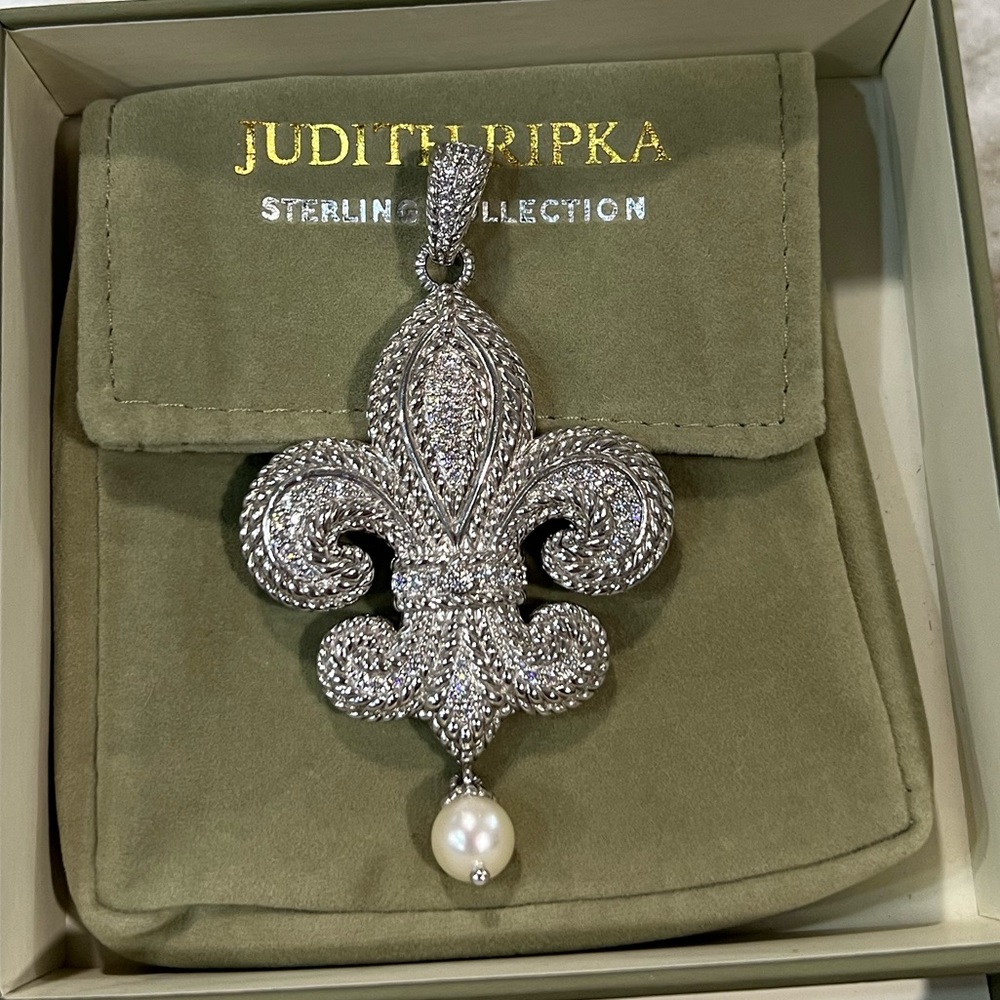 Judith Ripka Fleur de lea pendant/ broach